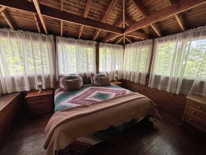 3 bedrooms, desk, iron/ironing board, free WiFi - Charming Adirondack Style Summer Home (Lake George)