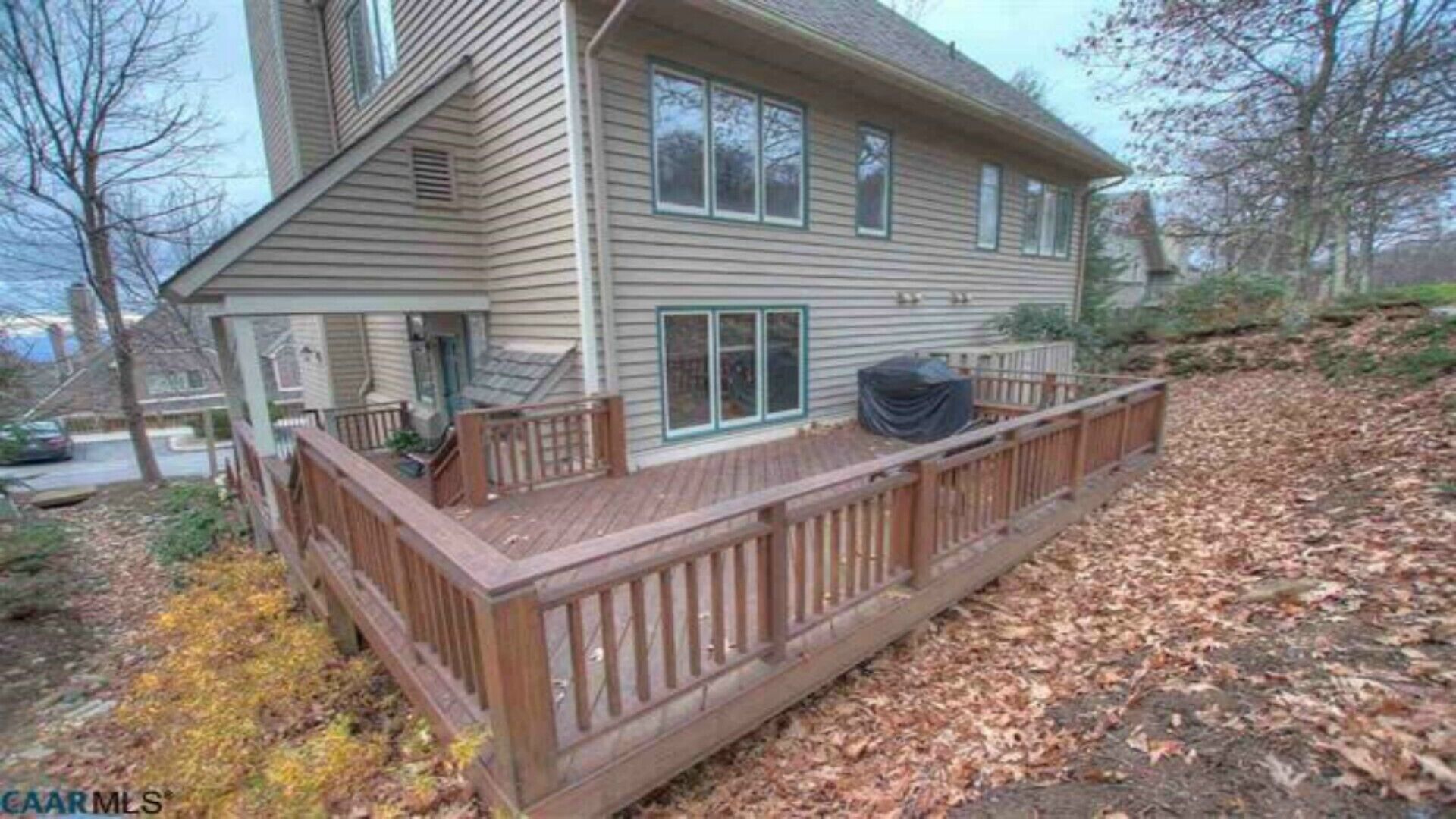 A wonderful 4 bedroom 3.5 bath retreat.  All seasons!