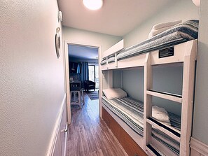 3 habitaciones, tabla de planchar con plancha y wifi gratis 