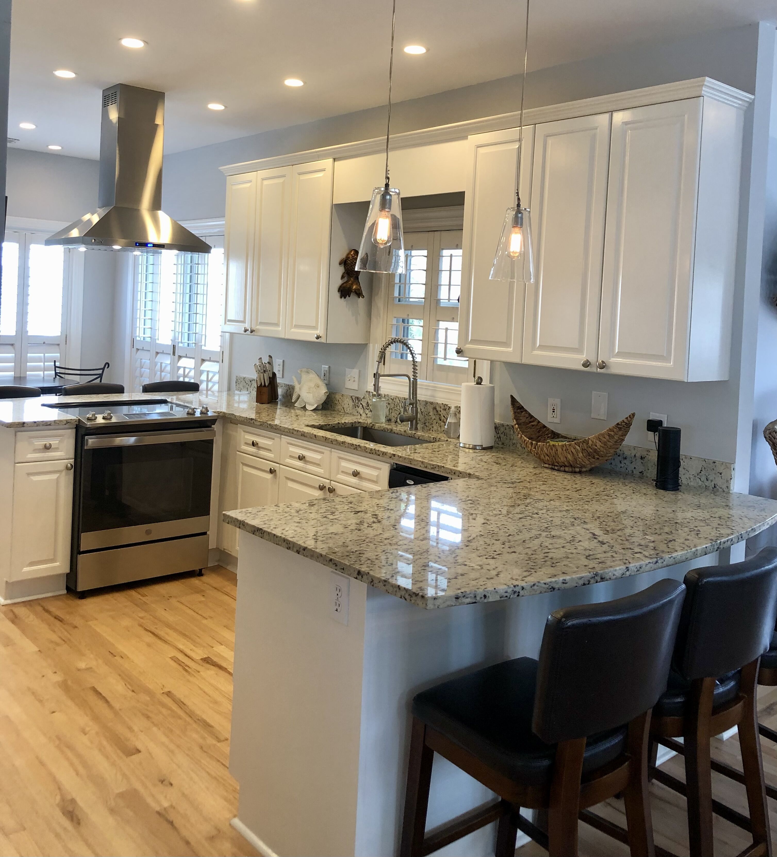 Kylskåp, mikrovågsugn, ugn och spishäll