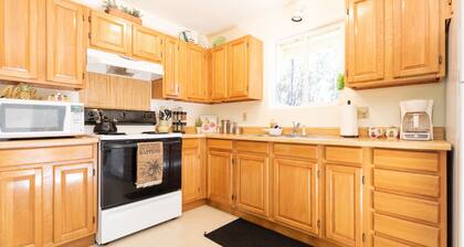 Ama'u Lani Cottage minutes from Volcano Village & Hawaii Volcanoes National Park