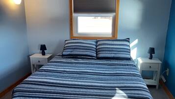 4 bedrooms, iron/ironing board, free WiFi, bed sheets