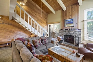TV, fireplace