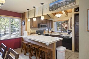 Fridge, oven, dishwasher, coffee/tea maker