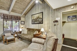 Télévision, cheminée