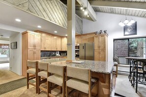 Batterie de cuisine, vaisselle et ustensiles