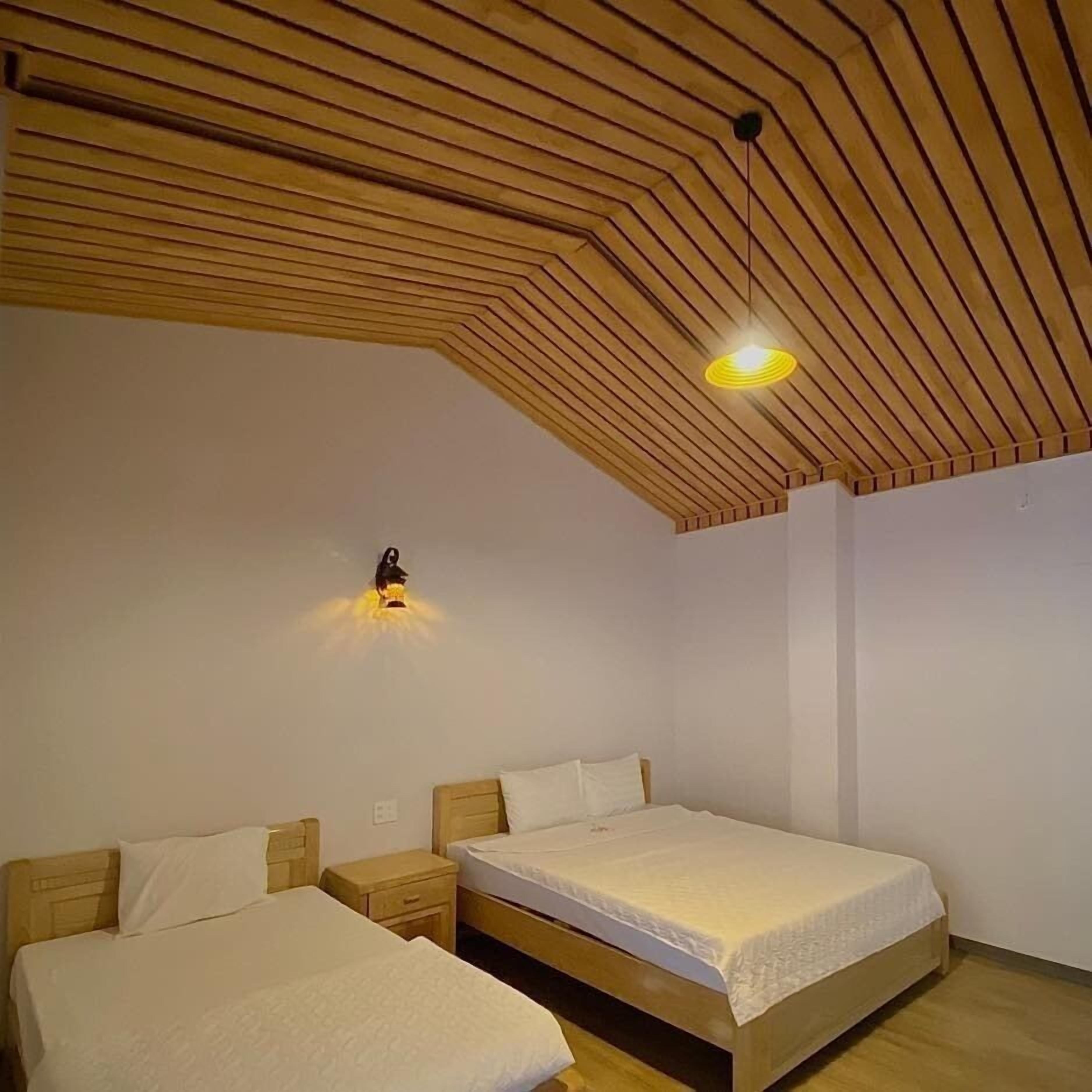 In-room safe, soundproofing, iron/ironing board, free WiFi