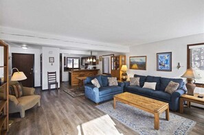 TV, peis og stereoanlegg