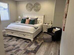 3 室のベッドルーム、アイロン / アイロン台、WiFi、ベッドシーツ