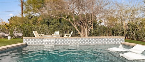 Opvarmet pool