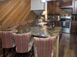 Fridge, microwave, oven, stovetop - Ridgepoint Townhome 202 | 3BR + loft Modern Mountain Getaway (Avon)