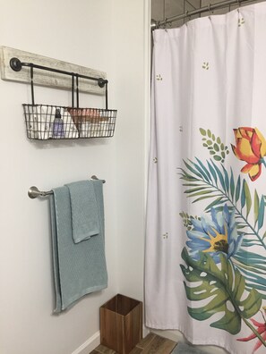 Combined shower/bathtub, hair dryer, towels, soap - Chimney Rock Mountain Hideaway, Awesome View of Rock, sounds of Broad Run River  (Lake Lure)