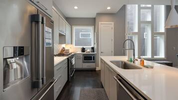 Fridge, microwave, oven, stovetop