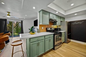 Fridge, microwave, oven, stovetop - Ultra-Modern Luxe Palm Beach–Inspired Condo | Pool |Girls Getaway (Phoenix)