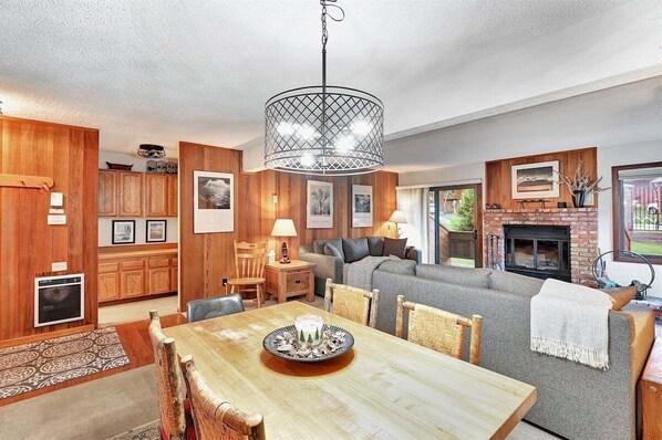TV, fireplace, stereo