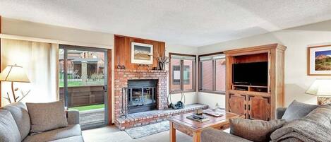 TV, fireplace, stereo