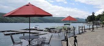 YOUR LUXURY GETAWAY! Elegant residential suite + dock + covered veranda