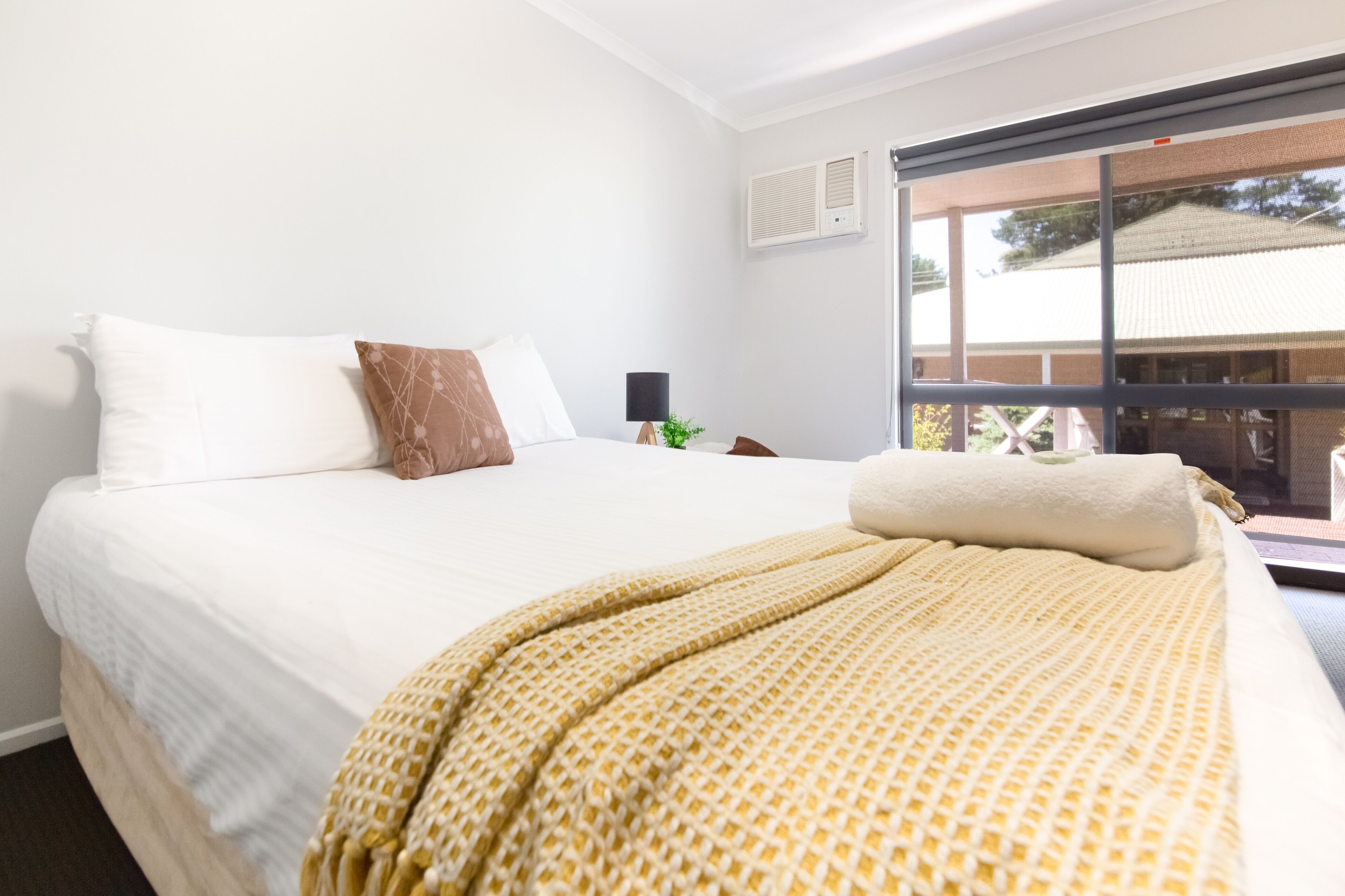 Queen and King Single Room | Ameublement personnalisé, Wi-Fi gratuit, draps fournis