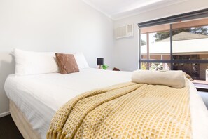 Queen and King Single Room | Muebles diferentes, wifi gratis y ropa de cama 