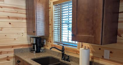 Peaceful Cabin for Two - Stunning Mountain Views - Wildlife Viewing