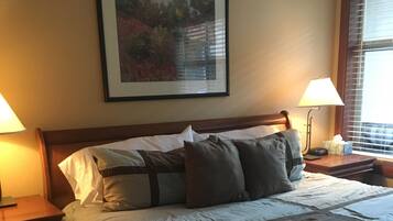 1 slaapkamer, een strijkplank/strijkijzer, gratis wifi, beddengoed