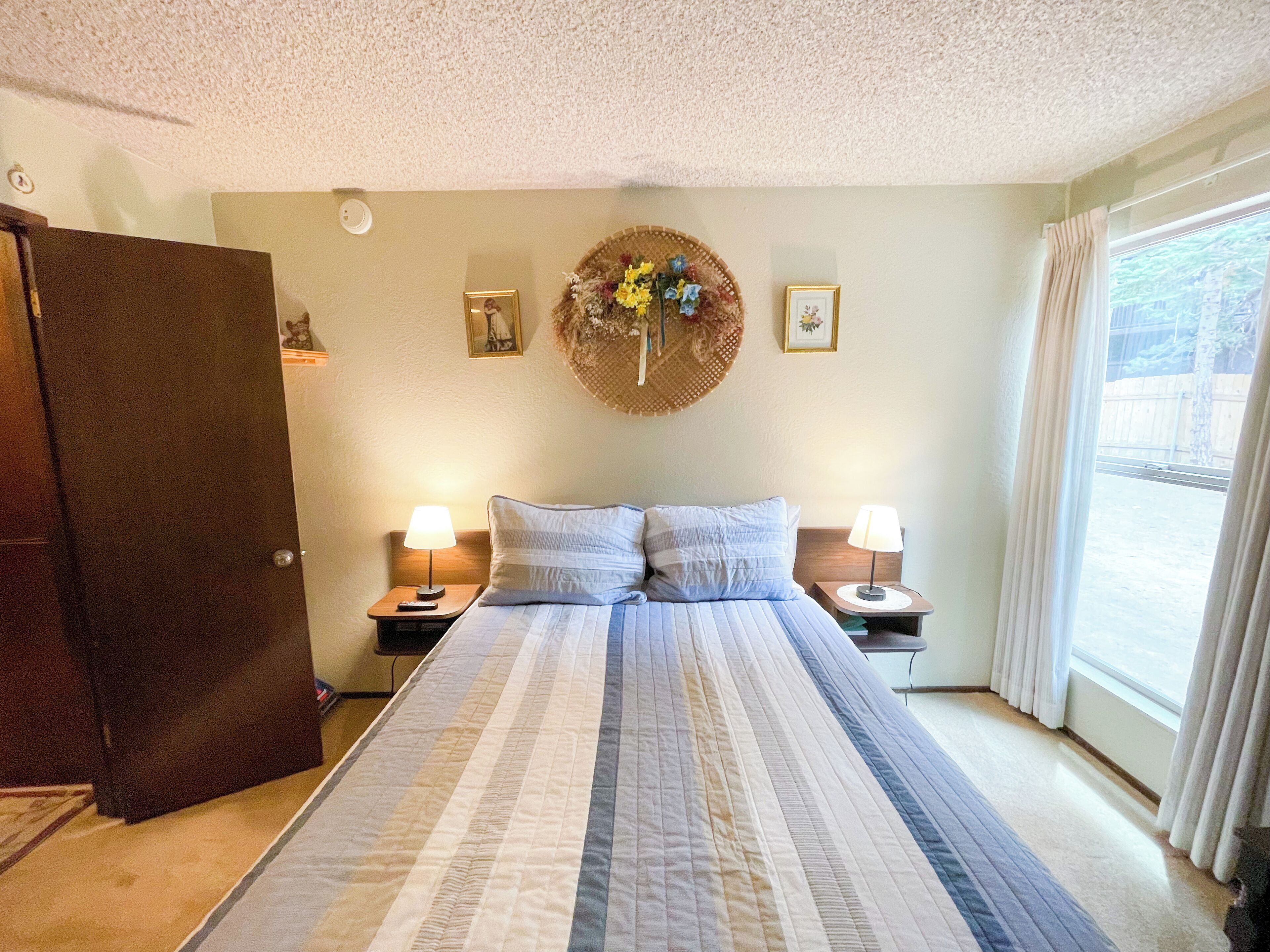 Free WiFi, bed sheets