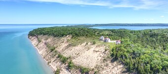 Poplar at Lake Bluff Preserve-Spectacular Lake Michigan Views-Sleeps 8
