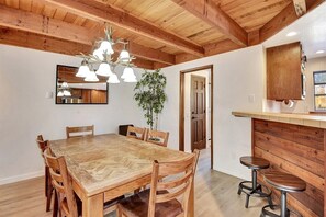 Dining - Snowflower 5: Nice Townhouse, Near Mammoth Creek (Mammoth Lakes)