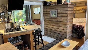 1 chambre, fer et planche Ă repasser, Wi-Fi, draps fournis