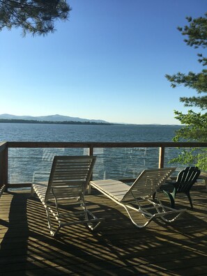Terrace/patio - Cozy Cottage on Beautiful Lake Champlain. (Bridport)