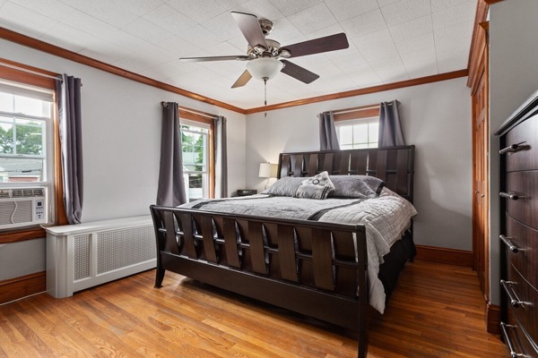 3 bedrooms, iron/ironing board, travel crib, free WiFi