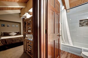 2 bedrooms, internet - Sunrise 29: Upgraded, spacious, quiet (Mammoth Lakes)