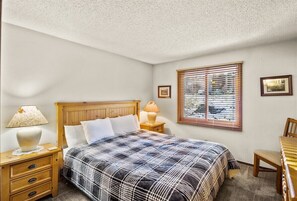 1 bedroom, WiFi - Wildflower 67: Close town and green line shuttle (Mammoth Lakes)