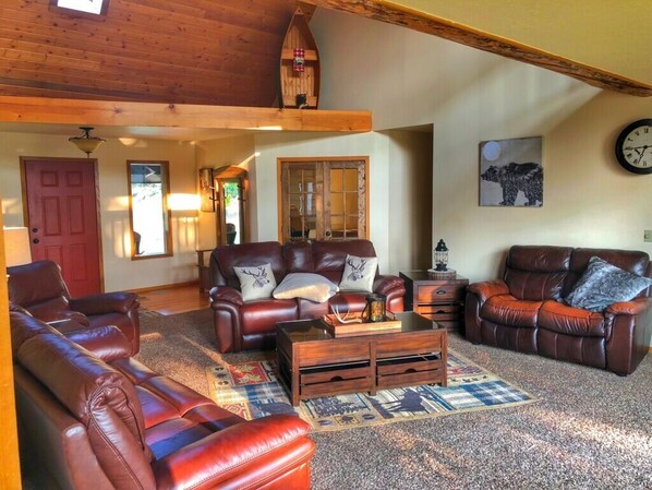 المنشأة من الداخل