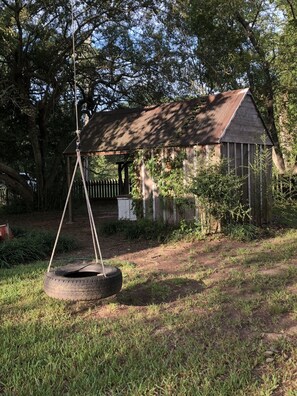 Property grounds - SWEARINGEN PLACE. Est. 1840 Historic Keachi (Keachi)