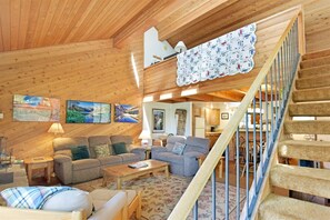 Televisión y chimenea 