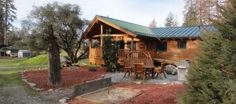 New Cedar Log House at Yosemite Gate