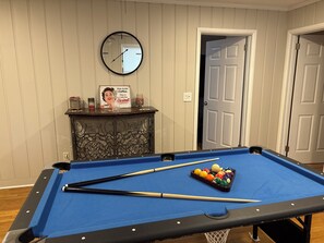 Game room - Welcome Home my College Family; Close to every Major Event in Town (Columbia)