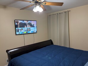 2 bedrooms, iron/ironing board, WiFi, bed sheets