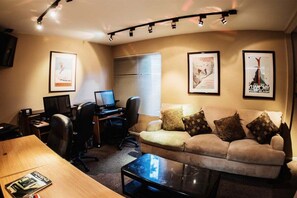 Business centre - Chamonix 53: Walk To Canyon Lodge (Mammoth Lakes)