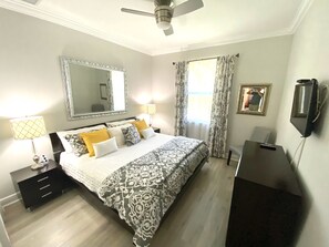 2 bedrooms, iron/ironing board, WiFi, bed sheets - Swans Nest East -2BDRM Tropical Oasis / Heated Pool (Lake Worth)