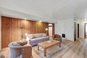 Télévision, cheminée