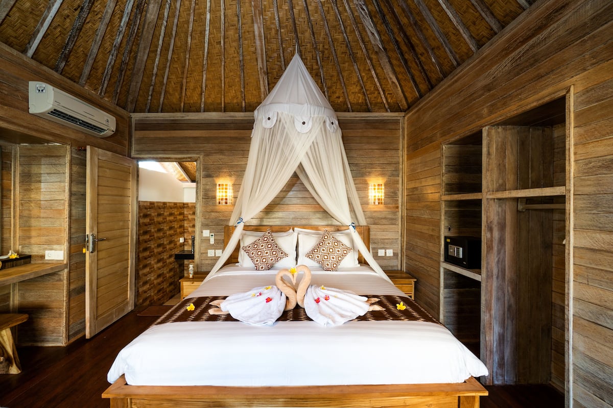 1 bedroom, in-room safe, iron/ironing board, free WiFi