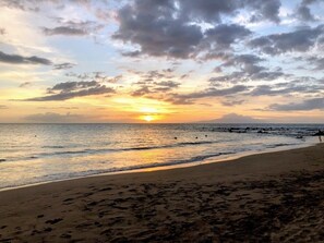 Beach nearby, sun-loungers, beach towels