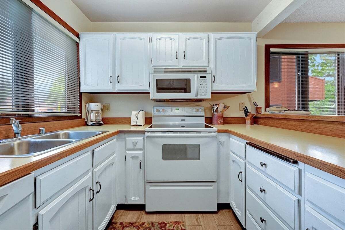 Cookware/dishes/utensils