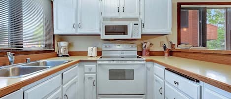 Cookware/dishes/utensils