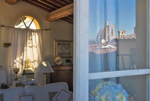 Interior - Unparalleled panoramic rooftop views & complimentary wine for all guests! (Firenze)