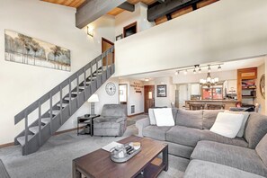 TV, fireplace - Sunrise 1: Upgraded, Mountain Views (Mammoth Lakes)