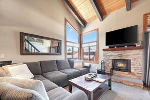 TV, fireplace - Sunrise 1: Upgraded, Mountain Views (Mammoth Lakes)