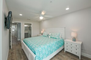 3 bedrooms, iron/ironing board, internet, bed sheets